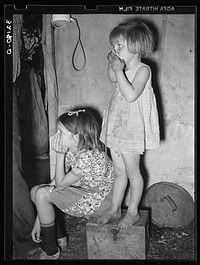 Children of  migrants. Harlingen, Texas by Russell Lee