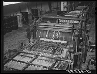 Wool scouring machine at plant in San Marcos, Texas by Russell Lee
