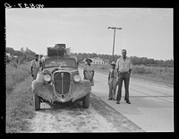 Group of Florida migrants on their way to Cranberry, New Jersey, to pick potatoes. Near Shawboro, North Carolina. Sourced from the Library of Congress.