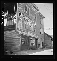 Repair shop in Thompsonville, Connecticut. Sourced from the Library of Congress.