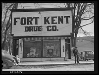 [Untitled photo, possibly related to: On the main street of Fort Kent, Maine]. Sourced from the Library of Congress.
