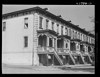 [Untitled photo, possibly related to: Row of houses on Charlton Street, Savannah, Georgia]. Sourced from the Library of Congress.