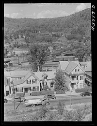 [Untitled photo, possibly related to: View of Bellows Falls, Vermont]. Sourced from the Library of Congress.