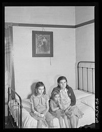 [Untitled photo, possibly related to: Mrs. W.T. Hembry and her children.  Her husband works in the Mary Leila cotton Mill in Greensboro, Greene County, Georgia]. Sourced from the Library of Congress.
