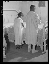 Boyd Jones and his young sister saying their prayers, Greene County, Georgia. Sourced from the Library of Congress.