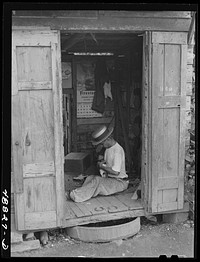 Bayamon, Puerto Rico. Shoemaker's shop. Sourced from the Library of Congress.