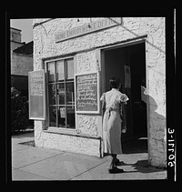[Untitled photo, possibly related to: Employment agency, Miami, Florida]. Sourced from the Library of Congress.