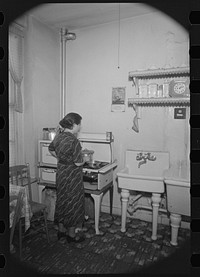 [Untitled photo, possibly related to: Nathan Katz's apartment, East 168th Street, Bronx, New York. Mr. Nathan Katz is an accepted applicant to Jersey Homesteads] by Russell Lee