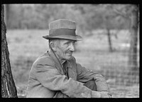 Transient laborer along roadside, Hancock County, Mississippi by Russell Lee