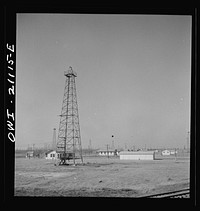Pampa (vicinity), Texas. Passing an oil field along the Atchison, Topeka and Santa Fe Railroad between Canadian and Amarillo, Texas. Sourced from the Library of Congress.