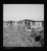  quarters for migrant agricultural laborers near Belle Glade, Florida. Sourced from the Library of Congress.