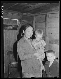 Migrant packinghouse worker's family. Belle Glade, Florida. Sourced from the Library of Congress.