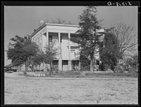 Old Jackson home now lived in by one FSA (Farm Security Administration) family. Greene County, Georgia. Sourced from the Library of Congress.