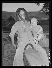 [Untitled photo, possibly related to: Children of the nursery school at the FSA (Farm Security Administration) farm family migratory labor camp. Yakima, Washington] by Russell Lee