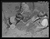 Children. Yakima County, Washington by Russell Lee