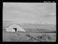 [Untitled photo, possibly related to: Klamath County, Oregon. Potato cellar] by Russell Lee