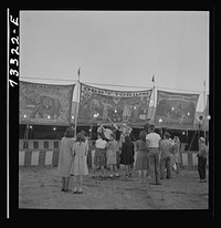 [Untitled photo, possibly related to: Klamath Falls, Oregon. Circus day] by Russell Lee