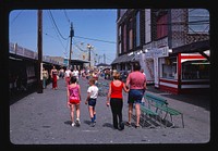 Boardwalk, Keansburg, New Jersey (1978) photography in high resolution by John Margolies. Original from the Library of Congress. 