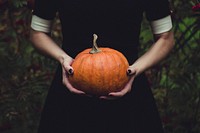 Free woman black dess halloween pumpkin squash image, public domain vegetables CC0 photo.