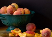 Free peaches photo, public domain fruit CC0 image.