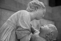 Free mother and child statue image, public domain CC0 photo.