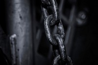 Free chain image, public domain dark background CC0 photo.