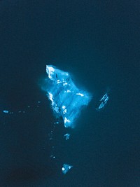 Drone shot of icebergs in J&ouml;kuls&aacute;rl&oacute;n glacier lagoon in Iceland