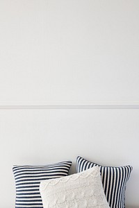 Striped and knitted cushions 