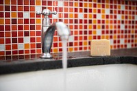 Washing hands to avoid coronavirus contamination
