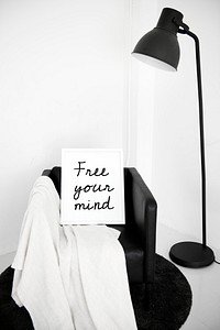 Picture frame with the phrase &quot;Free your mind&quot;&nbsp;