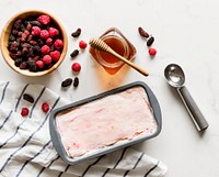 Sweet yogurt berry ice cream