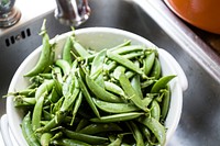 Fresh raw organic green peas