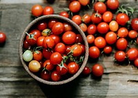 Fresh organic red cherry tomatoes