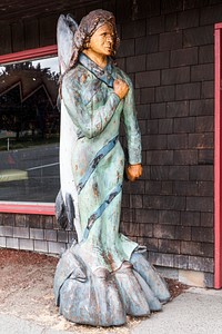 Wooden carved fisherman statue on Whidbey Island in Seattle, Washington. Original image from <a href="https://www.rawpixel.com/search/carol%20m.%20highsmith?sort=curated&amp;page=1">Carol M. Highsmith</a>&rsquo;s America, Library of Congress collection. Digitally enhanced by rawpixel.
