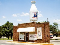 Braum&#39;s Milk on Route 66 in Oklahoma City, Oklahoma. Original image from <a href="https://www.rawpixel.com/search/carol%20m.%20highsmith?sort=curated&amp;page=1">Carol M. Highsmith</a>&rsquo;s America, Library of Congress collection. Digitally enhanced by rawpixel.