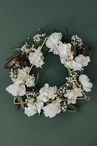 White flowers on triangle gold frame