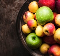 Fresh apples in a bowl