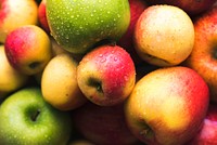 Fresh apples in a bowl