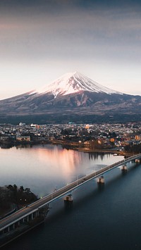 Japan iPhone wallpaper, Mount Fuji and Lake Kawaguchi mobile background, travel destination