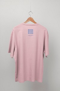 Oversized t-shirt mockup, pink casual fashion in realistic design psd