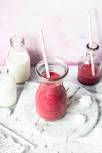 Fresh organic raspberry smoothie recipe 