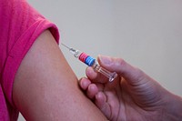 Free needle vaccination image, public domain CC0 photo.