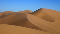 Smooth desert landscape, free public domain CC0 photo