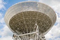 Free antenna image, public domain radio telescope CC0 photo.