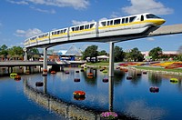 Free train on monorail image, public domain CC0 photo.