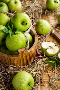 Free green apple image, public domain fruit CC0 photo.