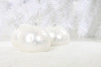 Free glass ball, Christmas ornament image, public domain holiday CC0 photo.