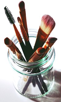 Free cosmetic brush public domain CC0 photo.