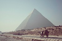 Free pyramid image, public domain traveling CC0 photo.