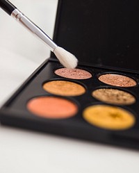 Cosmetics palette, make up close up, free public domain CC0 photo.